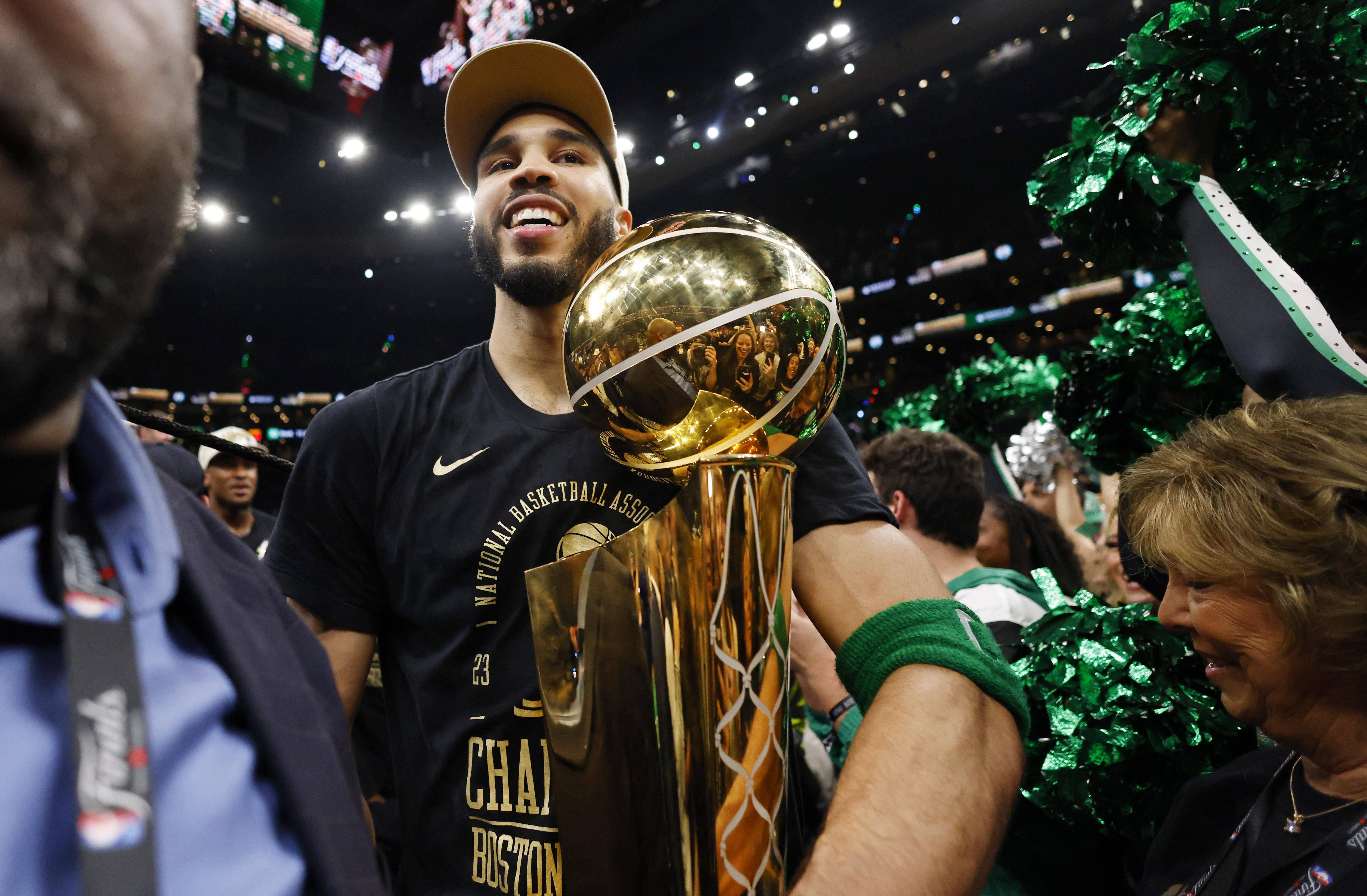 包含塔图姆关键节点战术调整，TES带队取胜！的词条-九游会篮球直播